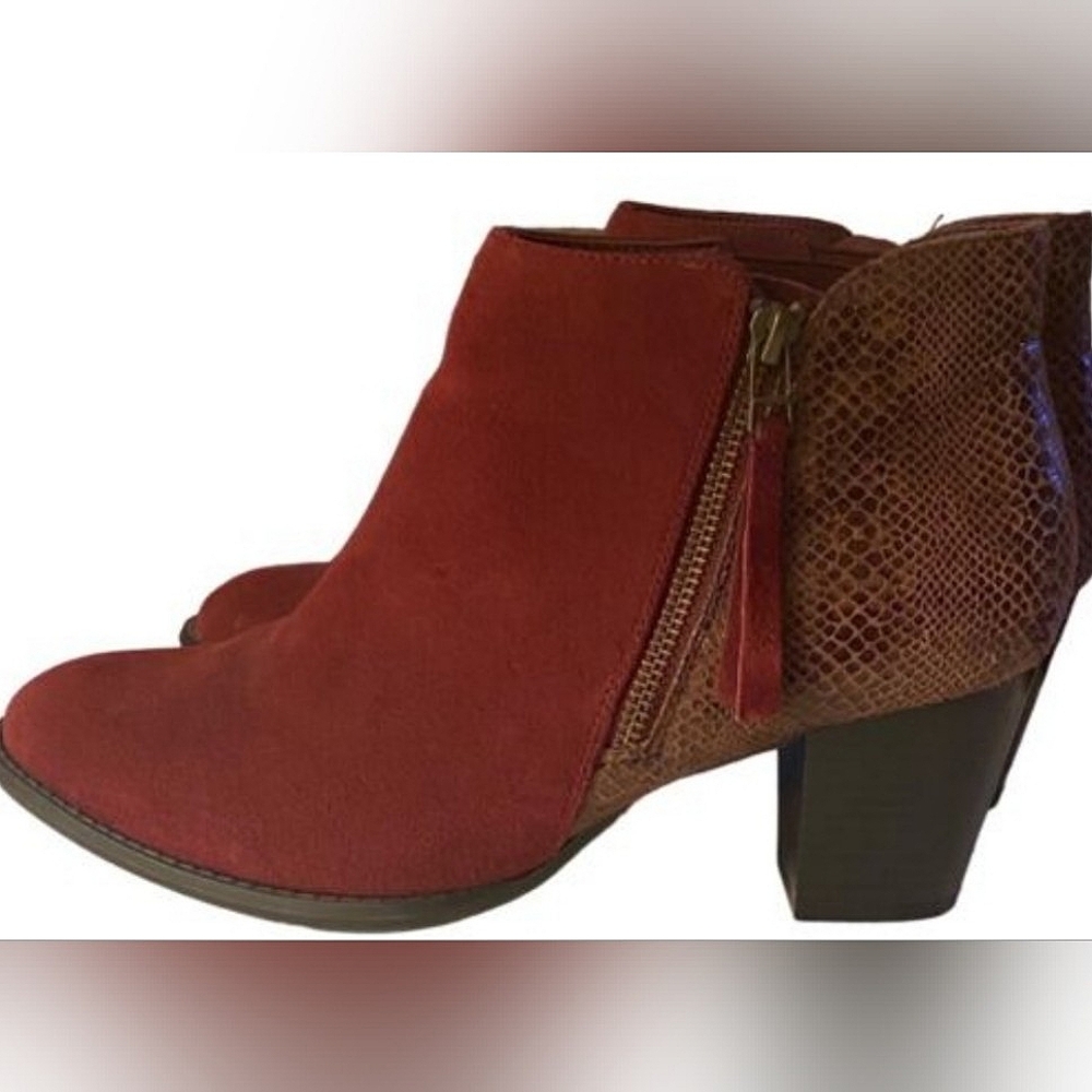 Vionic Anne Ankle Booties Size 8 Merlot Suede and Snakeskin